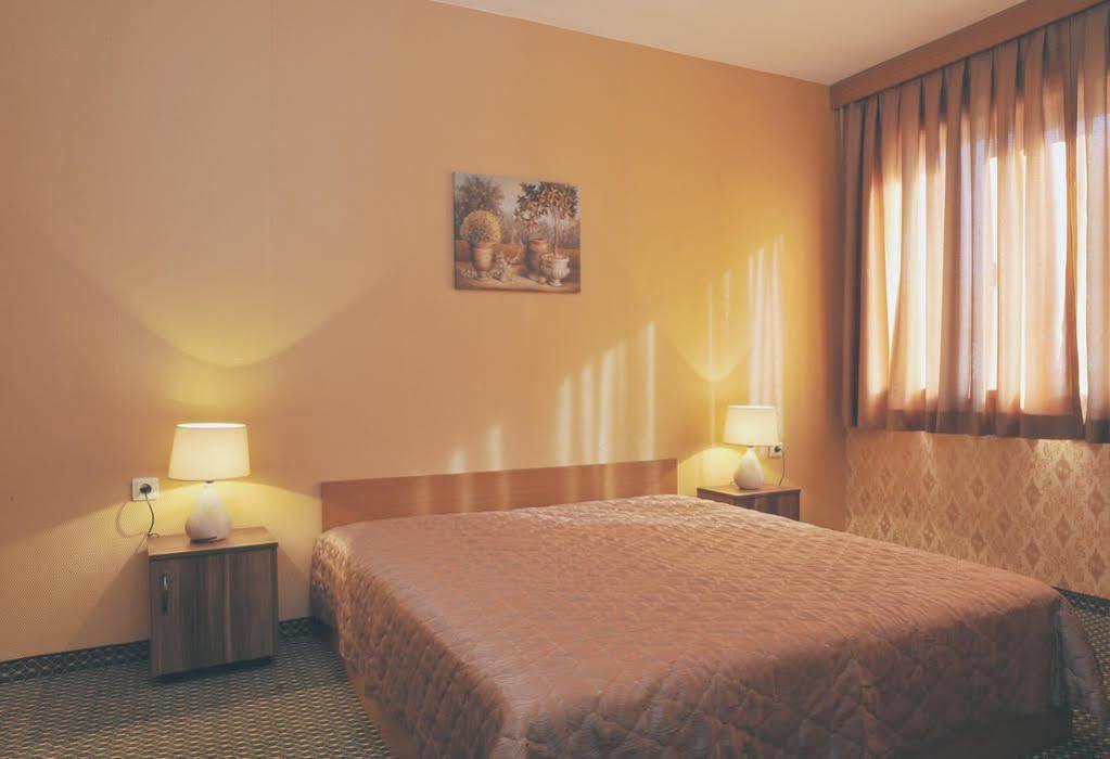 Rodopi Hotel Haskovo Exterior foto
